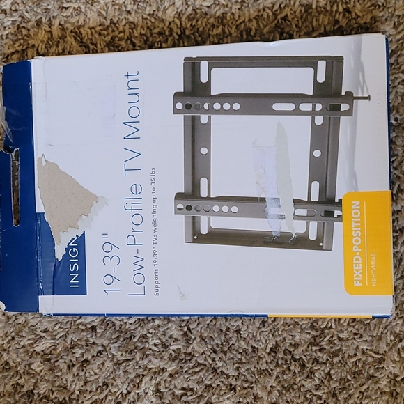 Insignia Low Profile TV Mount - Picture 3 of 4